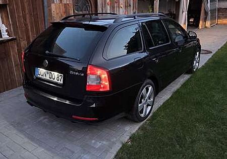 Skoda Octavia Combi 2.0 TDI DPF DSG FAMILY