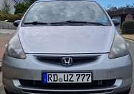 Honda Jazz 1.2L- 2750€