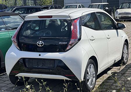 Toyota Aygo x-play touch