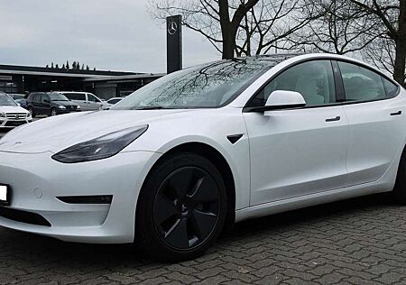 Tesla Model 3 Allradantrieb mit Dualmotor Long Range