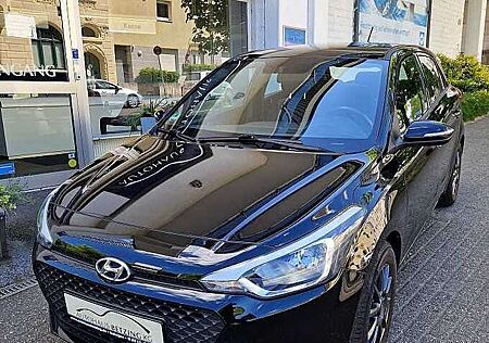 Hyundai i20 1.2 Shzg. Lenkradhzg. Klima