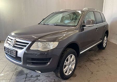 VW Touareg Volkswagen 3.0 V6 TDI DPF Aut.