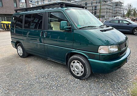 VW T4 Multivan Volkswagen mit Frontrunner Dachträger