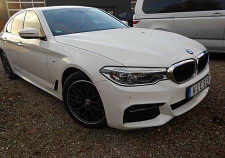 BMW 540 d xDrive M Sport Glasdach Leder HUD