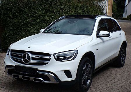 Mercedes-Benz GLC 300 e 4Matic/Pano/Head-Up/Kamera/Designo