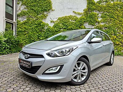Hyundai i30 cw Automatik*PDC*TEMP*SHZ*LEDER*MFL