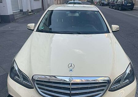 Mercedes-Benz E 200 BlueTEC 7G-TRONIC