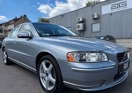 Volvo S60 2.4d Kinetic Automatik*Navi/Leder/Klima/PDC*