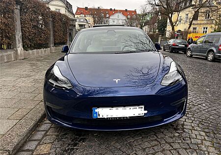 Tesla Model 3 Long Range w Boost. Allradantrieb Dual Motor