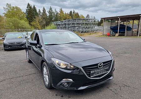 Mazda 3 Lim. Center-Line