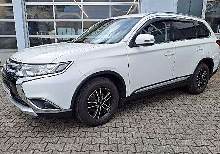 Mitsubishi Outlander Edition 100 2WD