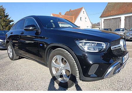 Mercedes-Benz GLC 300 Coupe d 4Matic AHK Pano 19´ Kamera LED Burmester