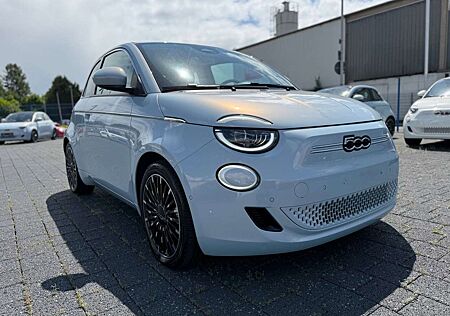 Fiat 500E 3+1 La Prima by Bocelli in HIMMELBLAU