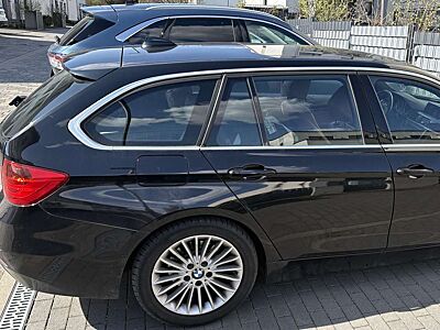 BMW 320 320d Touring Aut. Luxury Line