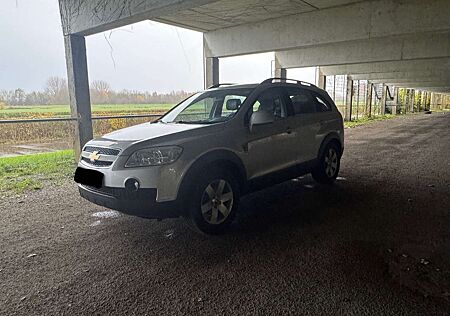 Chevrolet Captiva 2.4 2WD 7 Sitzer LT