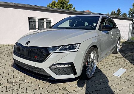 Skoda Octavia Combi 2.0 TSI DSG RS