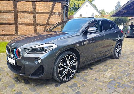 BMW X2 sDrive 20 i M Sport LED AHK NAV PANO 20Zoll