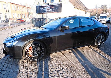 Maserati Ghibli LIMOUSINE 3.0 V6 *VOLLAUSSTATTUNG*