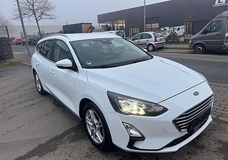 Ford Focus Cool & Connect/1 Jahr Garantie/TÜV Neu /1.Hand/...