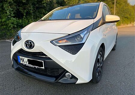 Toyota Aygo x-play Team Deutschland/ 1Hand / 8fach bereift