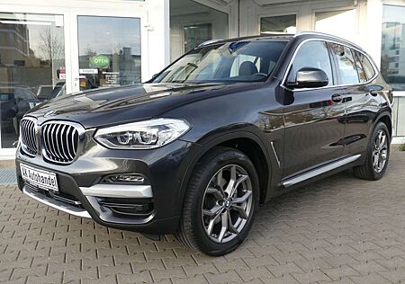 BMW X3 xDrive 20d xLine Kamera Display-Key