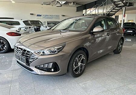 Hyundai i30 1.5 Pure Limo Assistenzpaket SHZ Lenkradheizung Kl