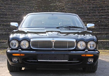Jaguar Daimler Super V8 Langversion 2 Jahre Garantie