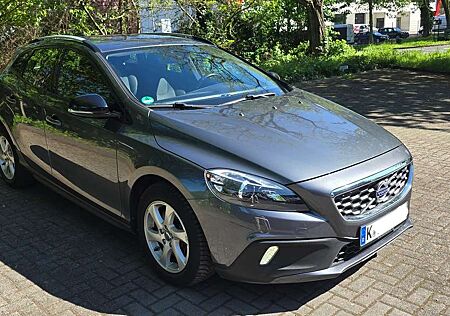 Volvo V40 CC V40 Cross Country V40 Cross Country Diesel D3 Momentum