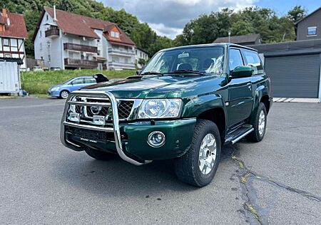 Nissan Patrol 1.HAND/AUTOMATIK/KLIMA/TÜV NEU/SCHECKHEFT