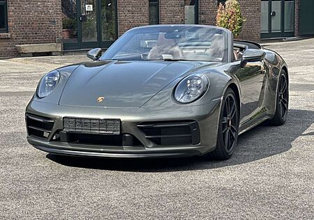 Porsche 992 911 Cabrio 4 GTS Cabrio A.GRÜN/TRÜFFELBRAUN*1.HA