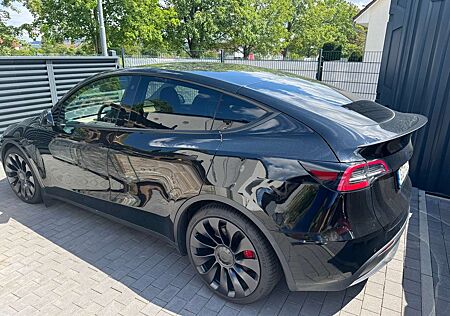 Tesla Model Y Performance 1.Hd USS aus Berlin inkl. Mwst.