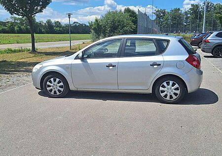 Kia XCeed Ceed SW / cee'd SW 1.4 16V Kundendienst Scheckheftgepflegt