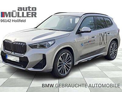 BMW iX1 xDrive30 M Sportpaket, AHK, Kamera, SHZ, LED