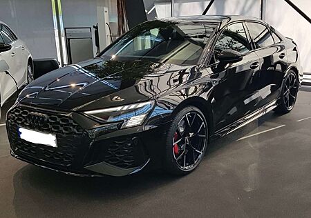 Audi RS3 TFSI Limousine quattro S tronic