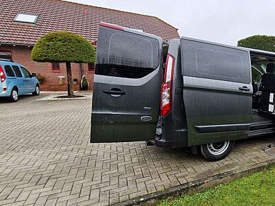 Ford Transit Custom L1H1*behindertengerecht*el.Lift*