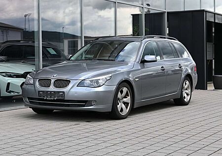 BMW 530 d Touring *AHK*AKTIVLENK.*DYNAMIC-DR.*KOMFORTSITZE