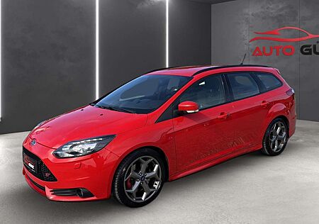 Ford Focus Turnier ST *Leder-Navi-Recaro*