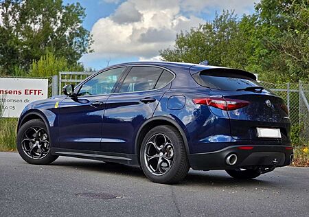 Alfa Romeo Stelvio Super Q4 / ACC / XENON / Kamera / AHK