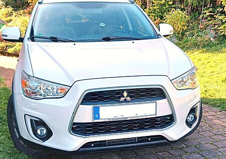 Mitsubishi ASX 2.2 DI-D 4WD Automatik SUV-Star+