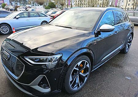 Audi e-tron S QUATTRO 21Z./PANO/MATRIX/360°/B&O/SHZ.