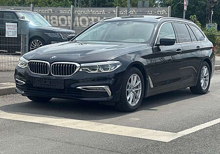 BMW 530 d TOURING LUXURY LINE*AHK+PANO+MOD.2020*