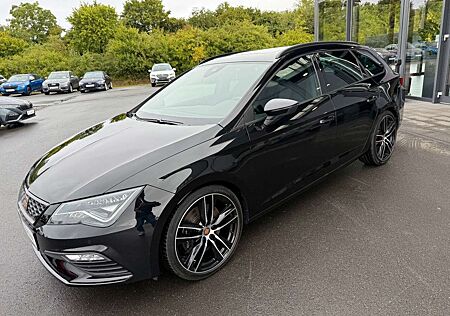 Seat Leon ST Cupra 300 4Drive 19" Pano Kamera SHZ LED