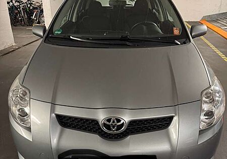 Toyota Auris Team