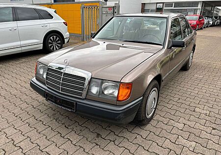 Mercedes-Benz E 230 ERSTE HAND H-KENNZEICHEN