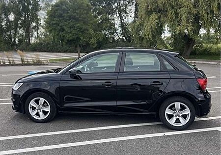 Audi A1 Ambition Luxe 1.0 TFSI 82 PS