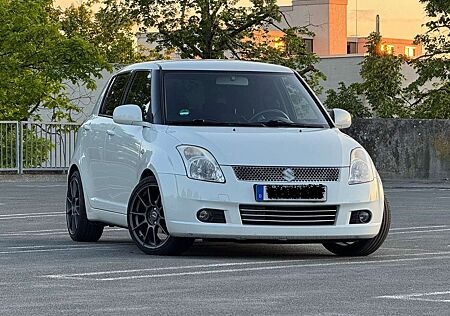Suzuki Swift Fließheck 5-Türer 1.3 Comfort dance