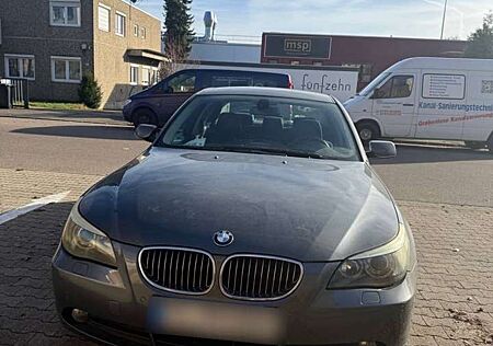 BMW 523i 523