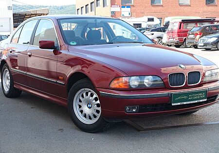 BMW 523 i Limousine//1.HAND//TÜV//SER. NEU//ROSTFREI/