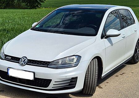 VW Golf Volkswagen GTD GTD BlueMotion Technology DSG