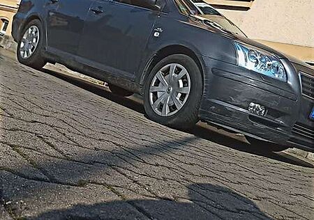 Toyota Avensis 2.2 D-CAT Combi Executive